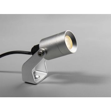 Kohtvalgusti Allan More piigiga