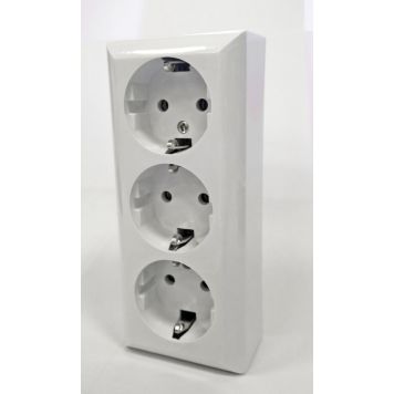 Pindmine pistikupesa 3-ne