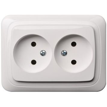 Süvistatud maanduseta pistikupesa 2-ne valge