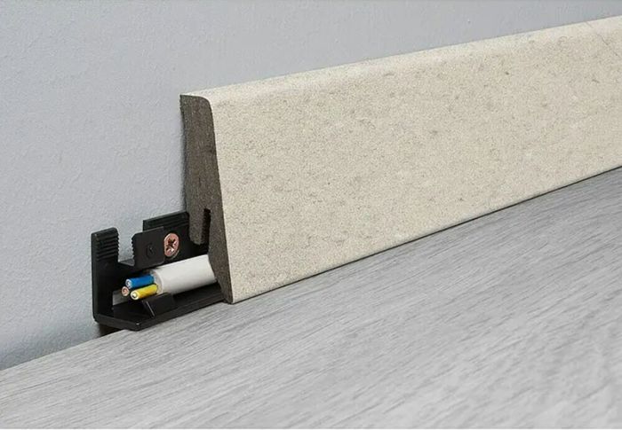 Põrandaliist Logoclic Arosa 18 x 58 x 2600 mm