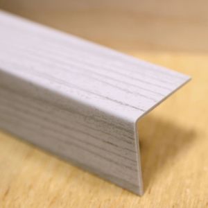 Välisnurgaliist PVC hele saar 20 x 20 x 2750 mm