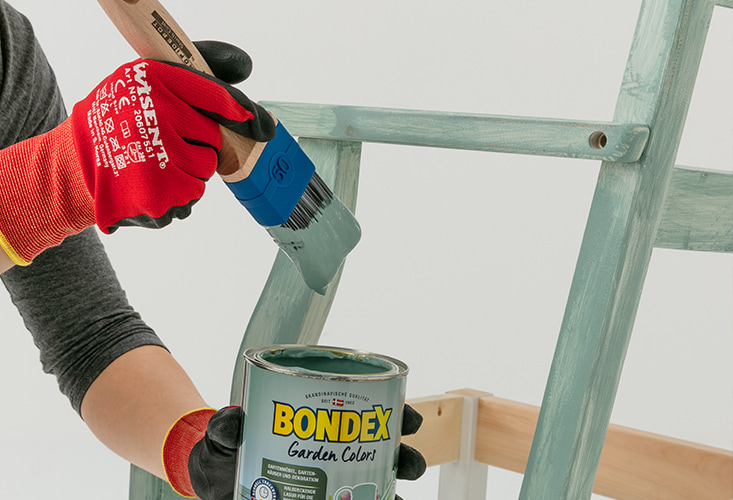 Aiamööbli värvimine